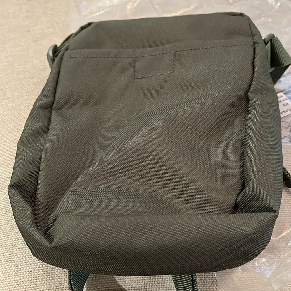Eddie Bauer Spruce Jasper Crossbody Bag/NWT - Picture 9 of 10